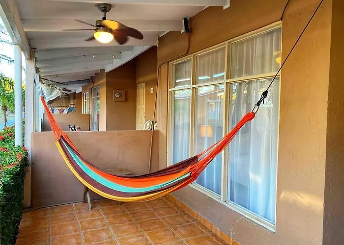 Beach Bliss - 1Br Villa With Pool 2 Blocks From Ocean