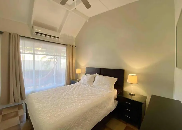 Beach Bliss - 1Br Villa With Pool 2 Blocks From Ocean