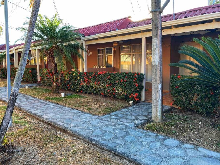Bliss - 1br With Pool 2 Blocks From Ocean Villa
