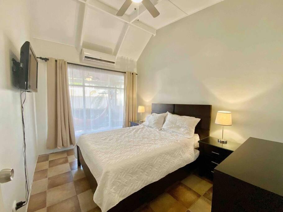 Bliss - 1br With Pool 2 Blocks From Ocean Villa *